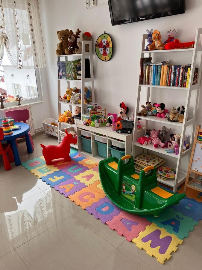 Pensiunea Tinelu Brasov Săcele Extérieur photo