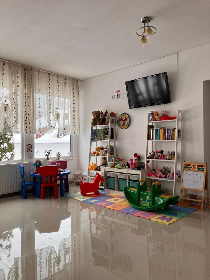 Pensiunea Tinelu Brasov Săcele Extérieur photo
