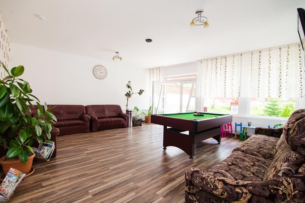 Pensiunea Tinelu Brasov Săcele Extérieur photo