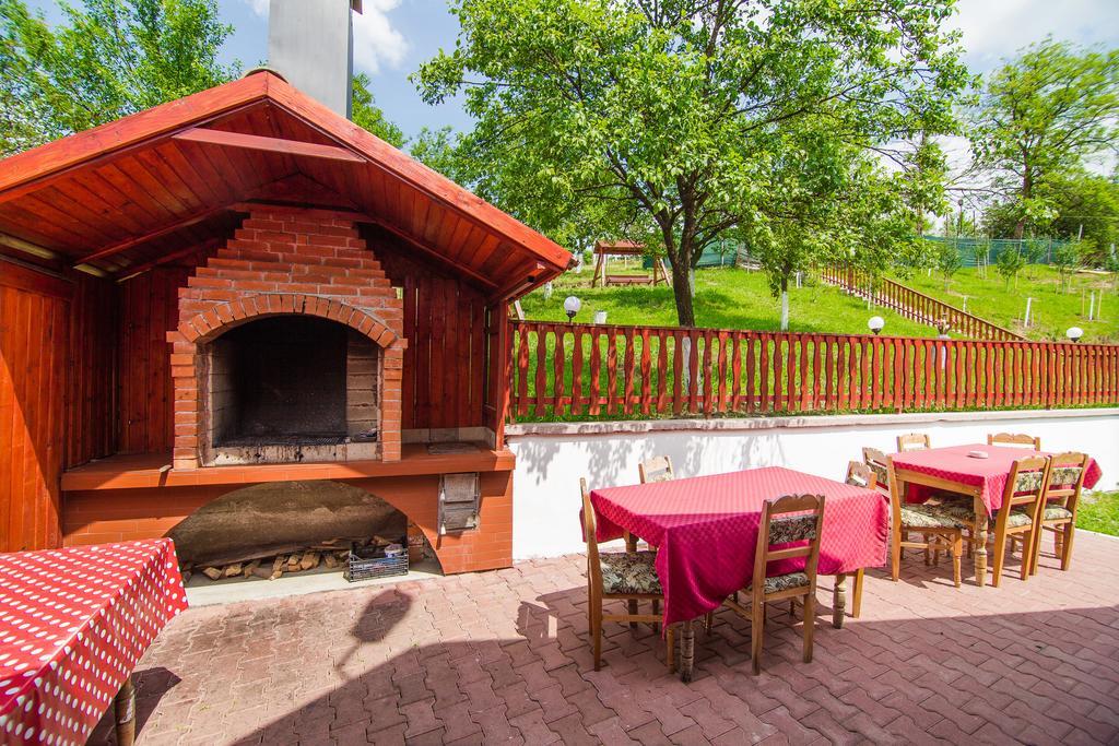 Pensiunea Tinelu Brasov Săcele Extérieur photo